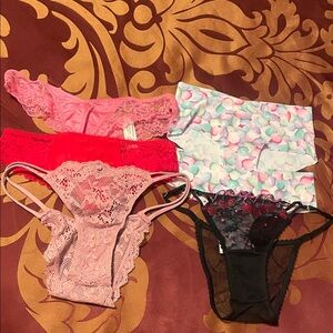 VS/Pink Colorful Lace and Patterned Panty Set